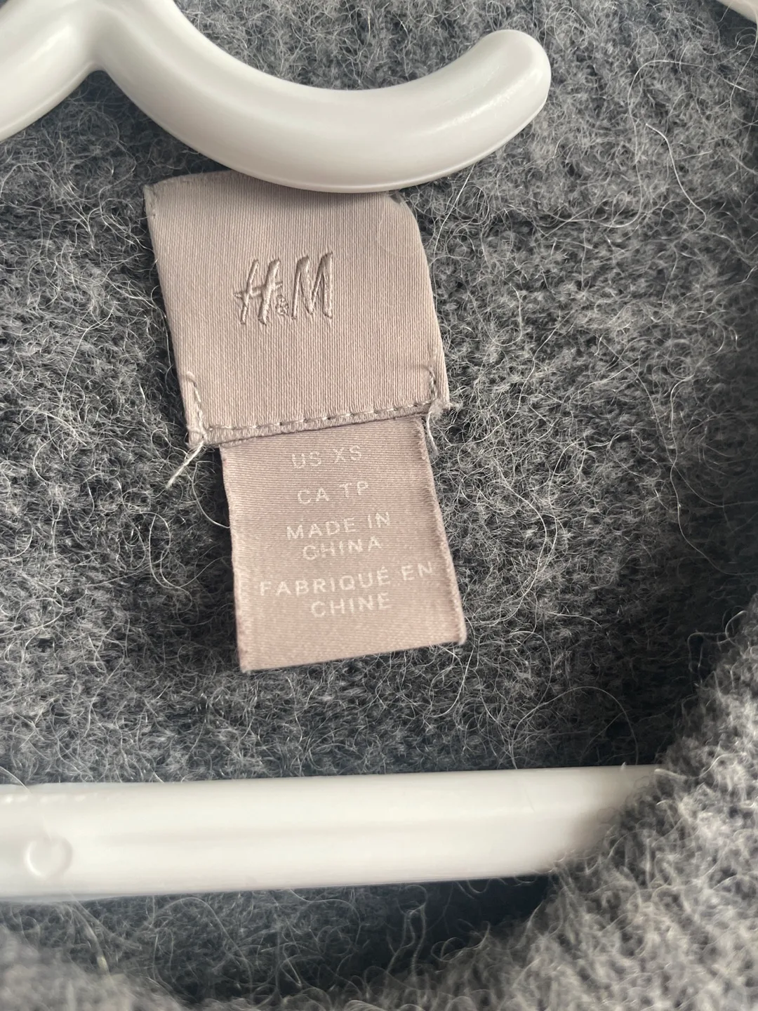 Grey H&M Wool Blend Sweater - Size XS image indicator(2)