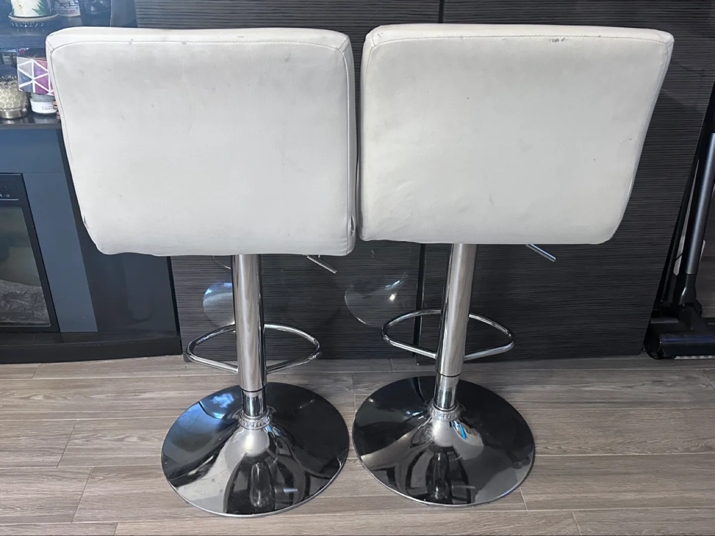 Pair of White Leather Bar Stools image indicator(5)