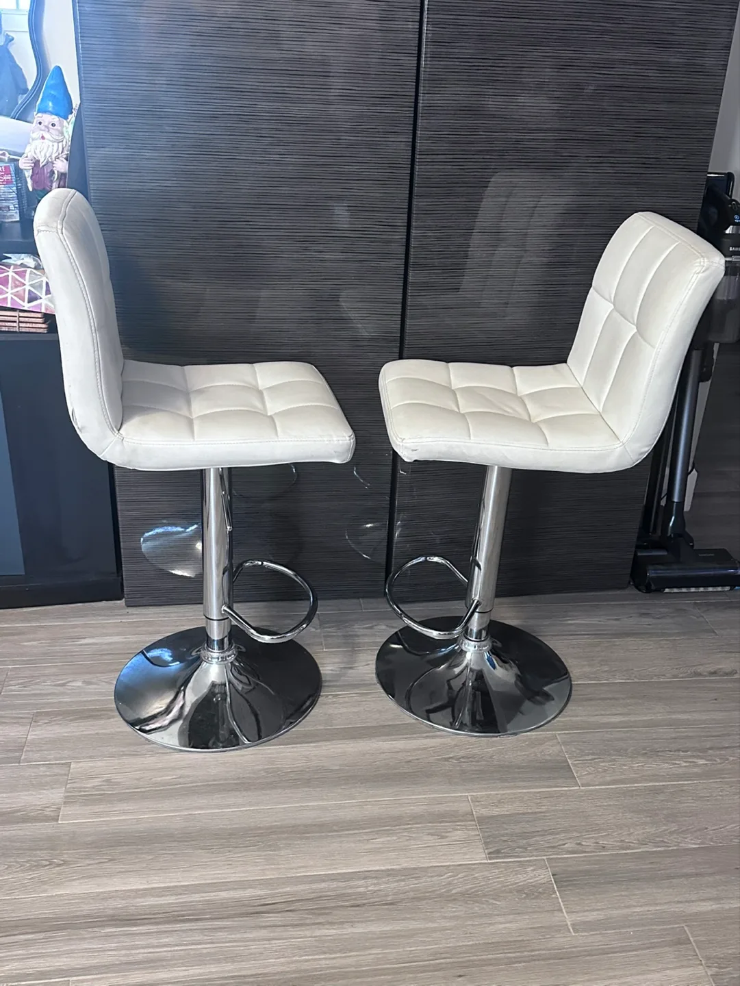 Pair of White Leather Bar Stools image indicator(4)