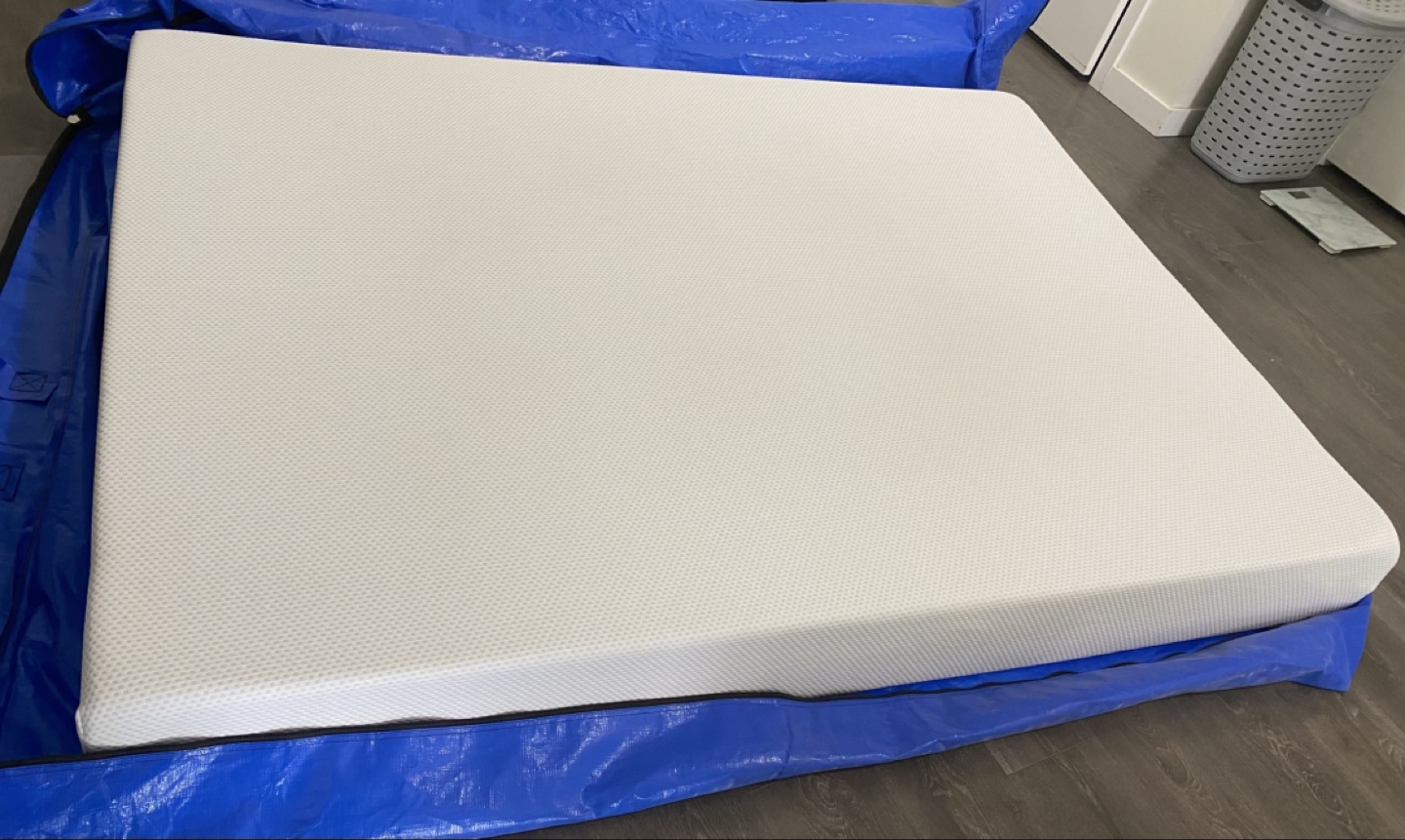 8 inch memory foam queen mattress- medium firm - photo 3