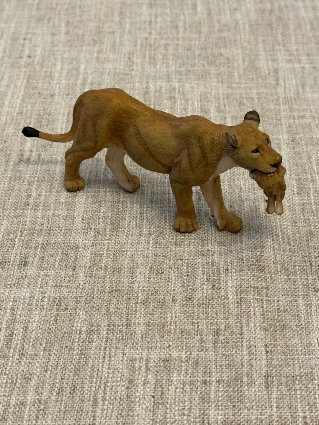 Schleich Lioness with Cub Figurine image indicator(2)