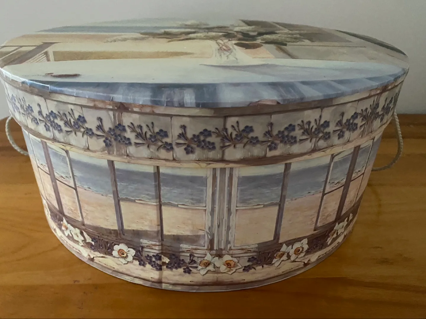 Two Decorative Round Hat Boxes image indicator(3)