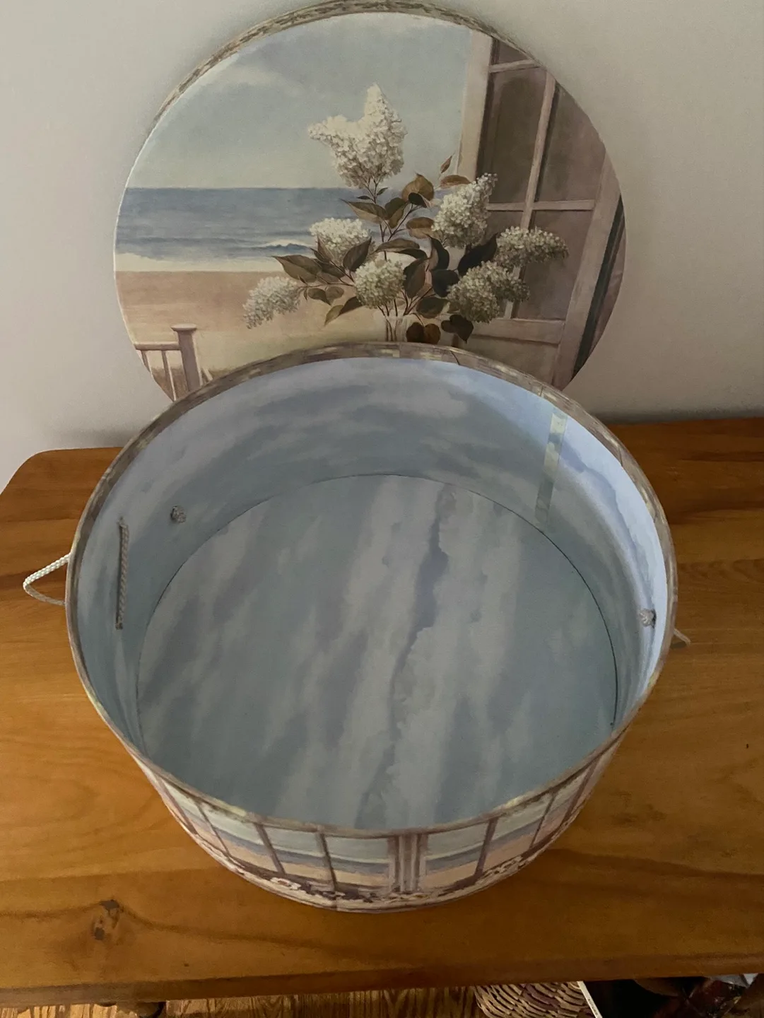 Two Decorative Round Hat Boxes image indicator(5)