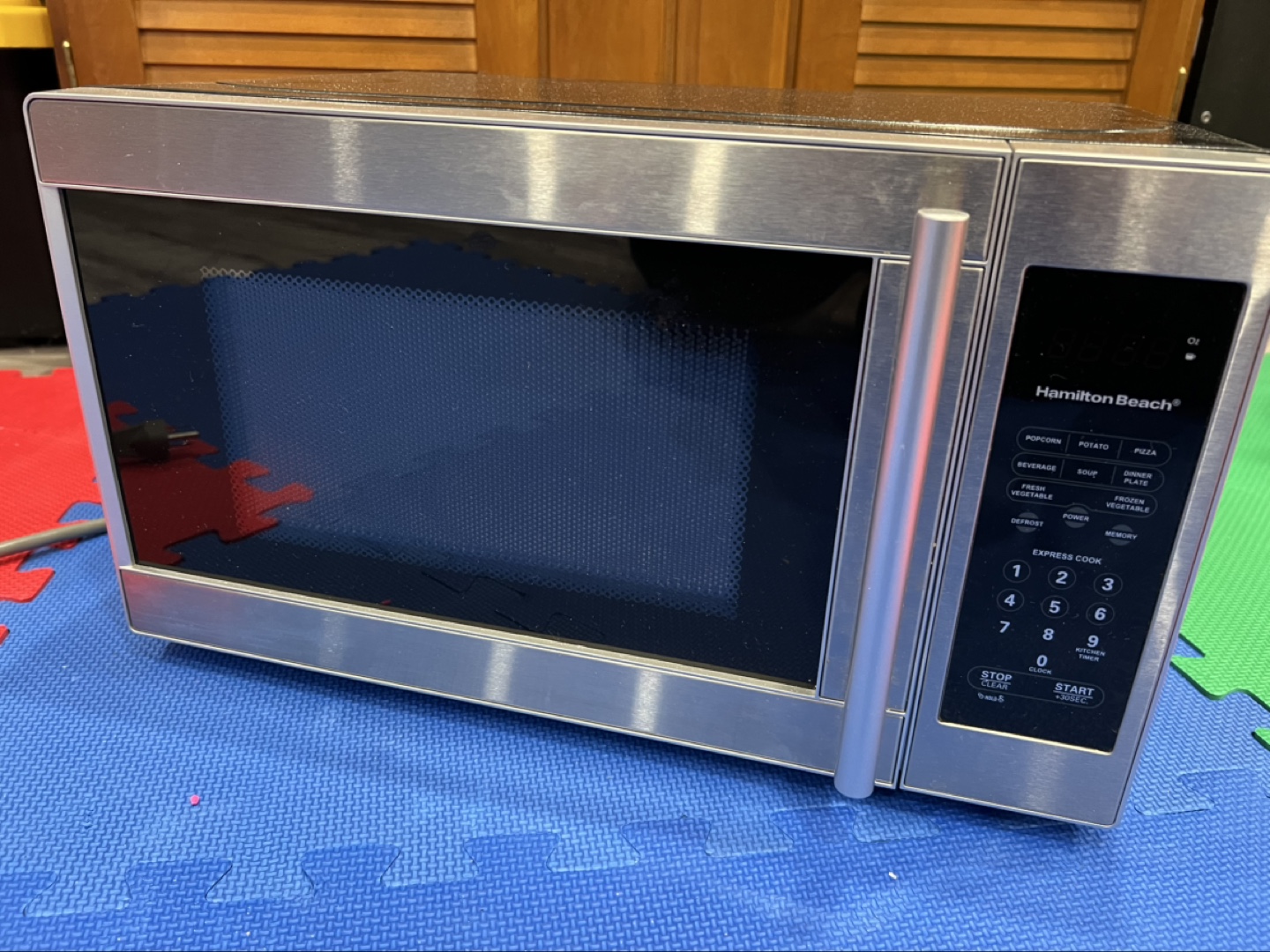Hamilton Beach Microwave Oven - Stainless Steel