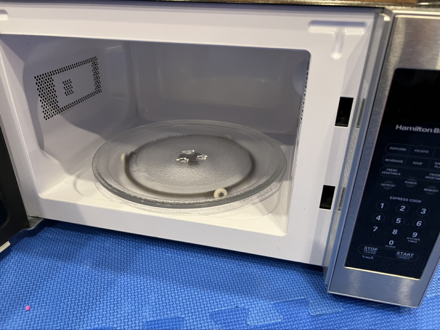 Hamilton Beach Microwave Oven - Stainless Steel - photo 2