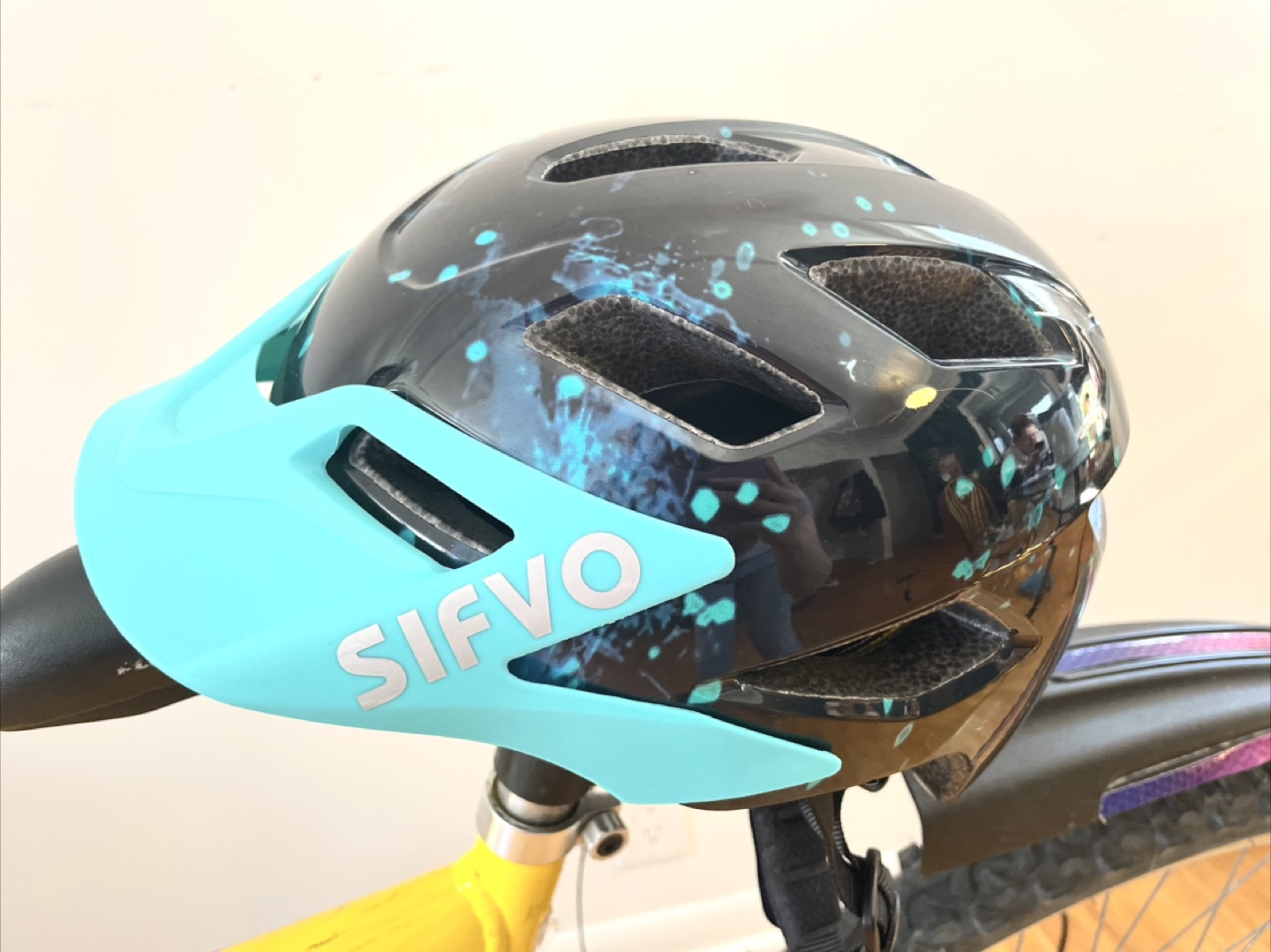 Mountain Bike Shock Explorer + Brand-New Helmet + Pump - photo 3