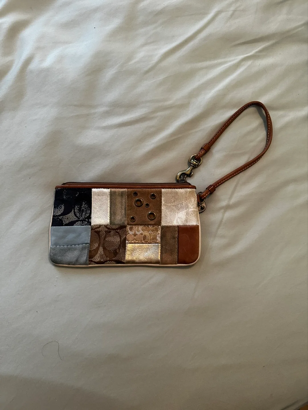 Coach - Wristlet or wallet