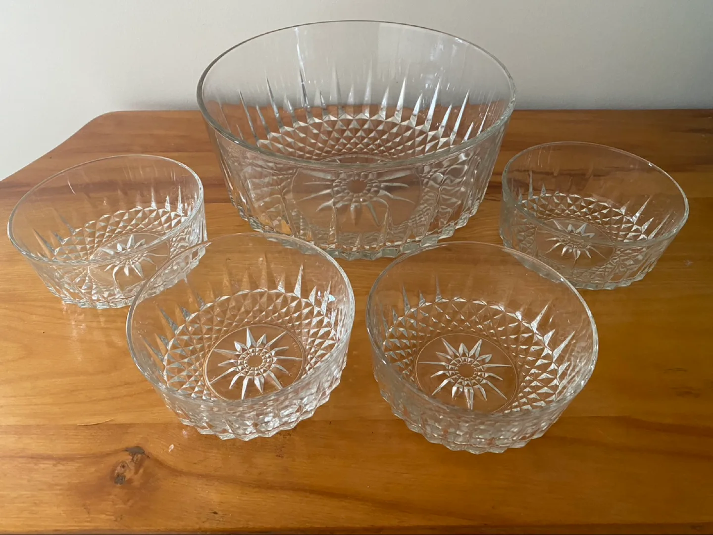 Vintage Arcoroc Glass Salad Bowl Set - 5 Piece image indicator(4)