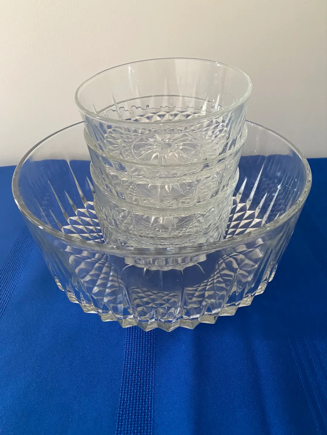 Vintage Arcoroc Glass Salad Bowl Set - 5 Piece image indicator(2)