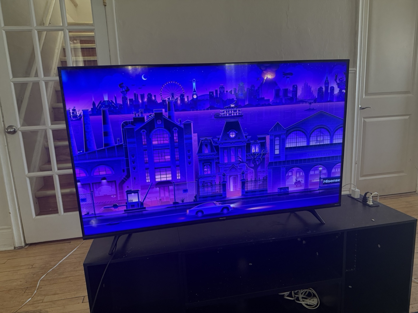 Hisense Roku smart TV 4K ULTRA HD 50 inch - photo 2