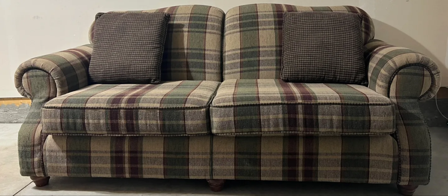 Sofa and delivery available image indicator(8)