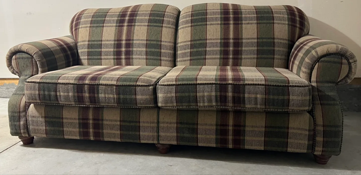 Sofa and delivery available image indicator(5)