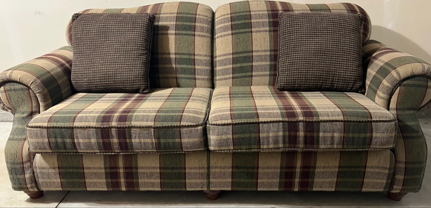 Sofa and delivery available image indicator(9)