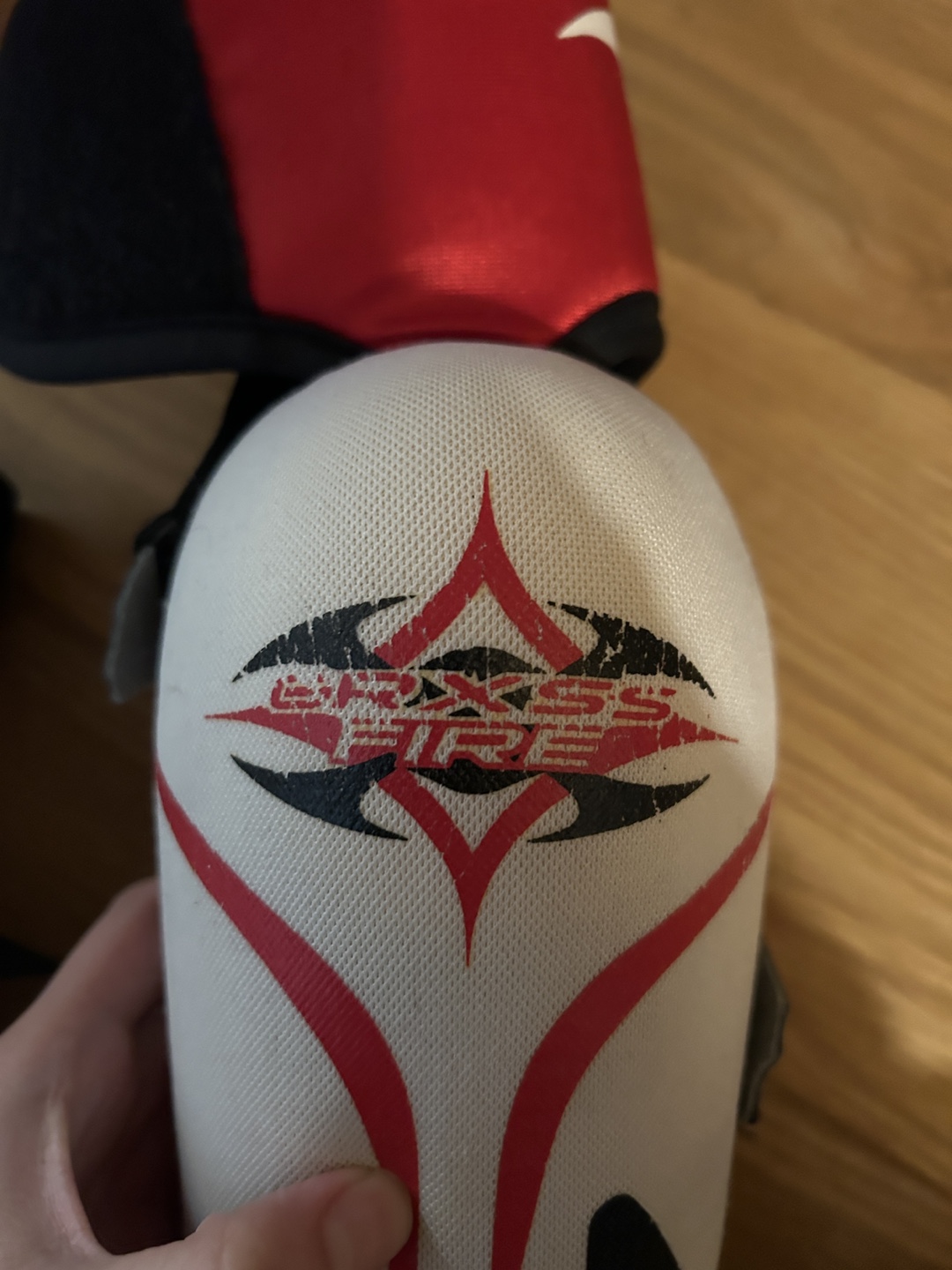 Youth VIC CX20 Elbow Pads for Skating (Used Only Once) - photo 2