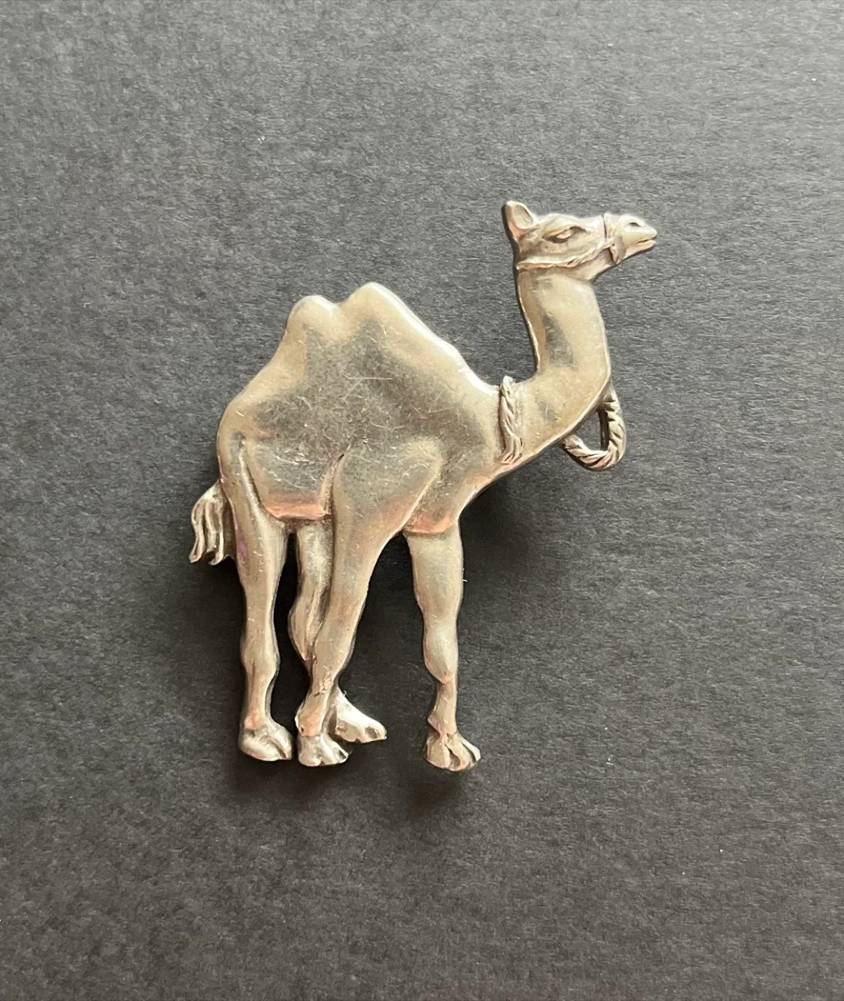 Five Unique Vintage Brooches image indicator(2)