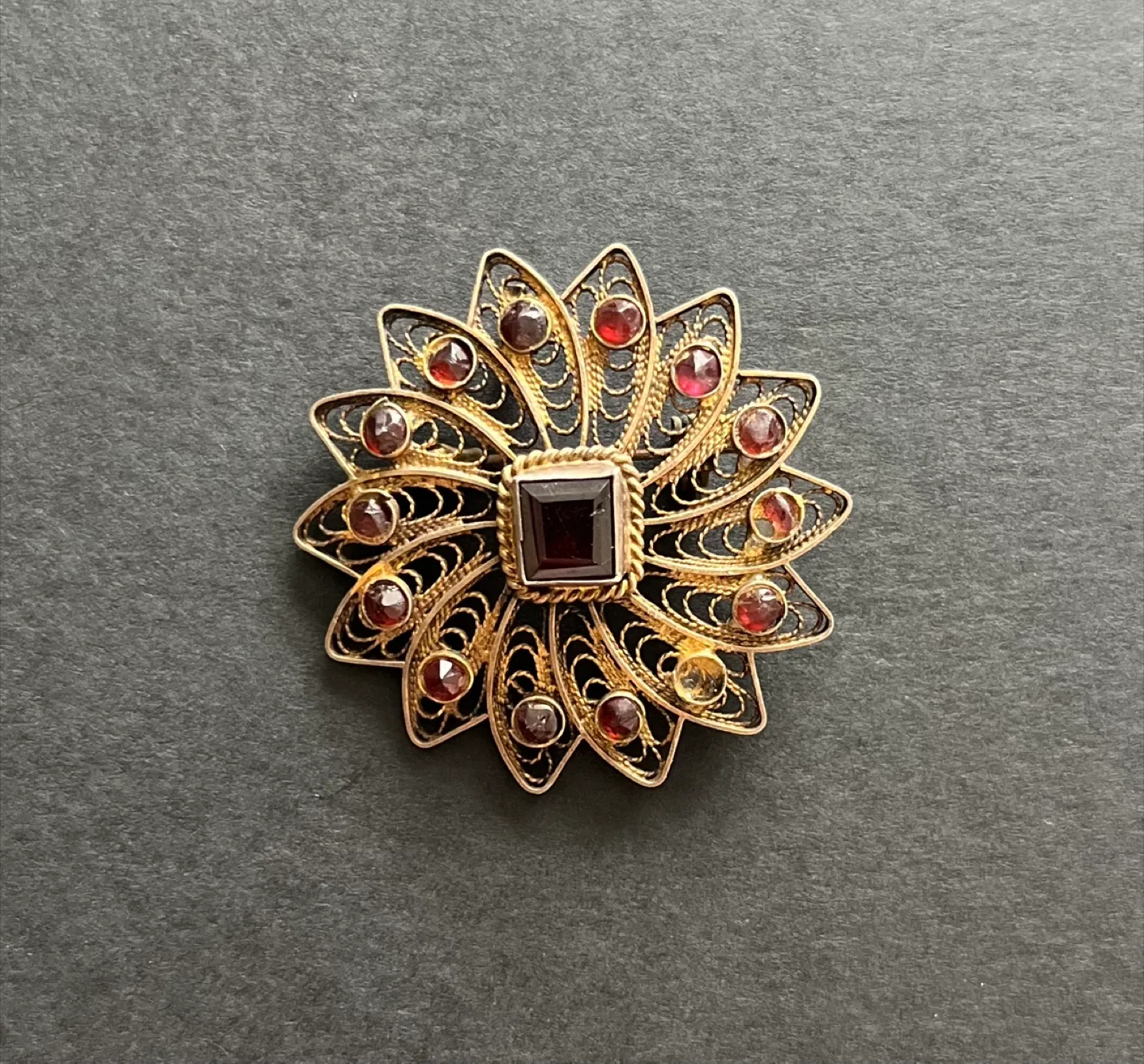 Five Unique Vintage Brooches image indicator(5)