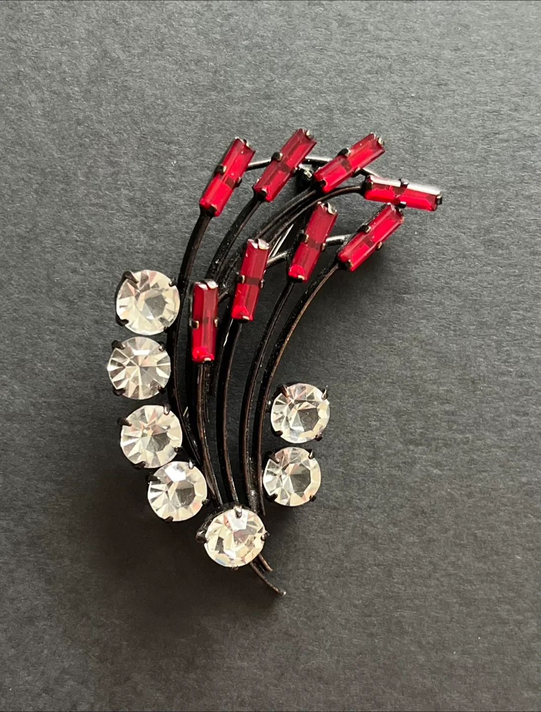 Five Unique Vintage Brooches image indicator(4)