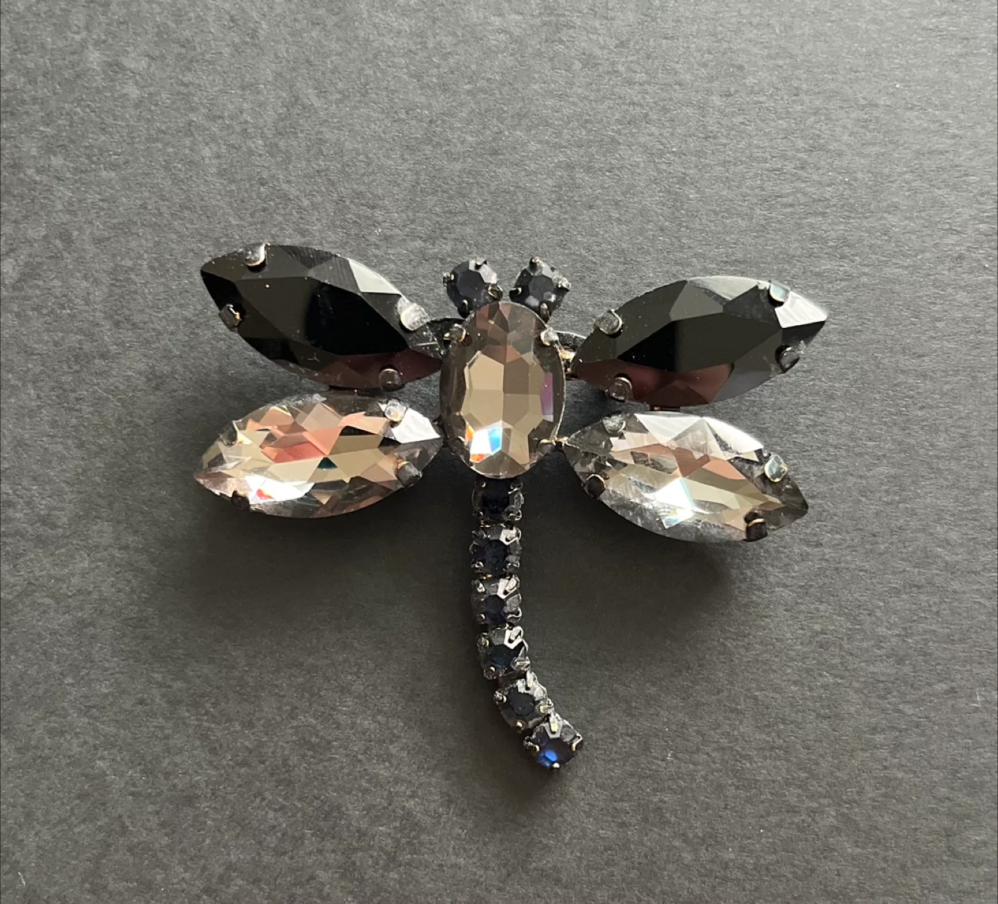 Five Unique Vintage Brooches thumbnail