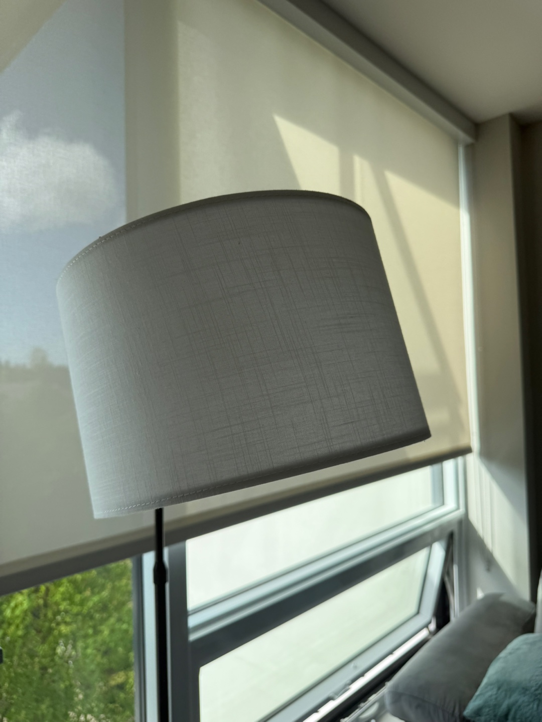 Black Floor Lamp with control and remote with phone - photo 3