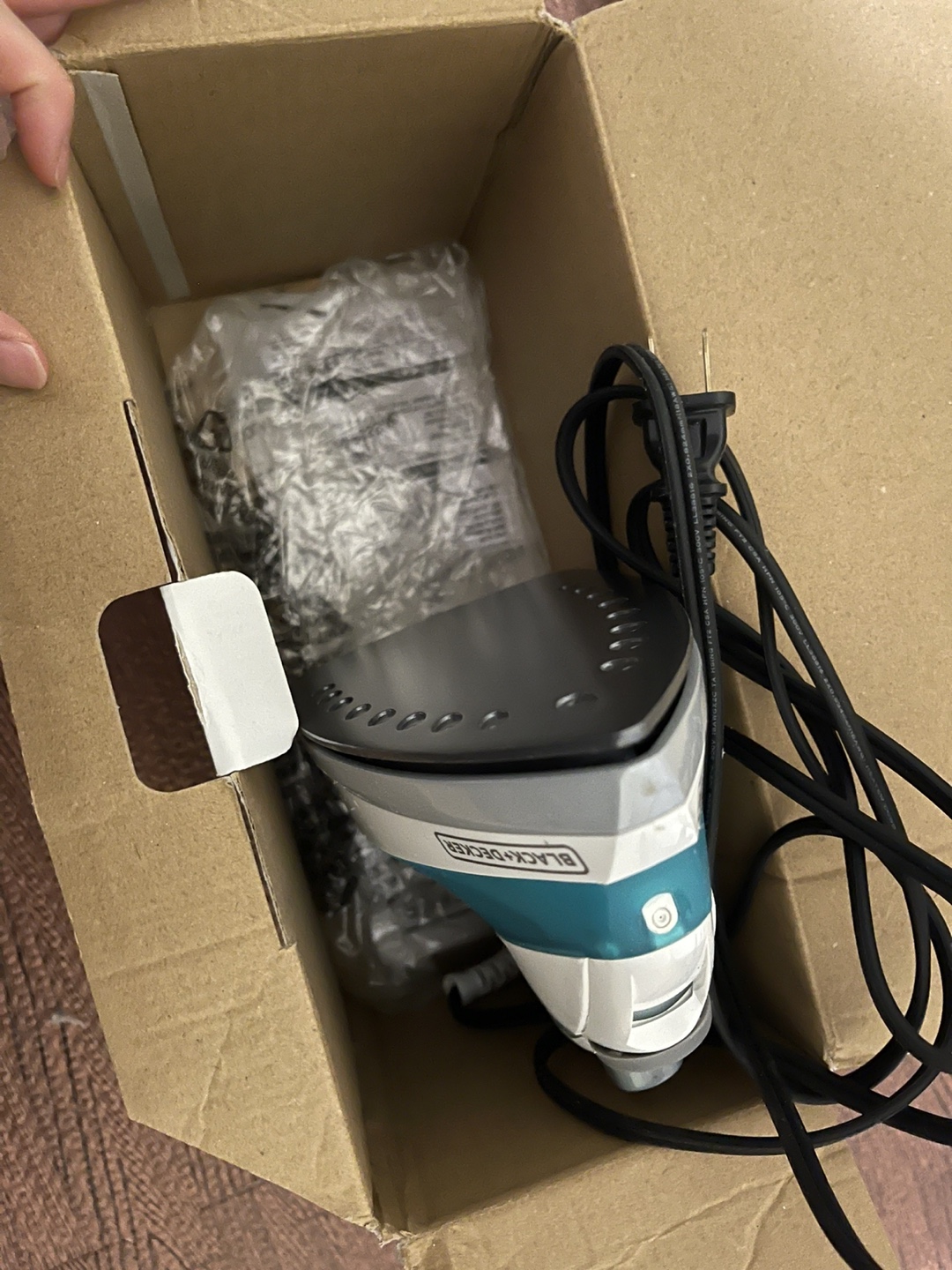 Black+Decker Light N'easy Steam Iron -  in Box - photo 4