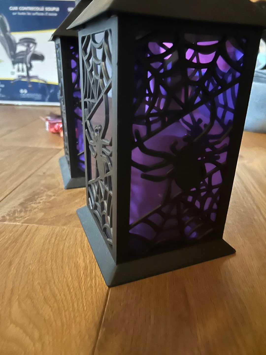 Pair of Halloween Spiderweb Lanterns need battery image indicator(3)