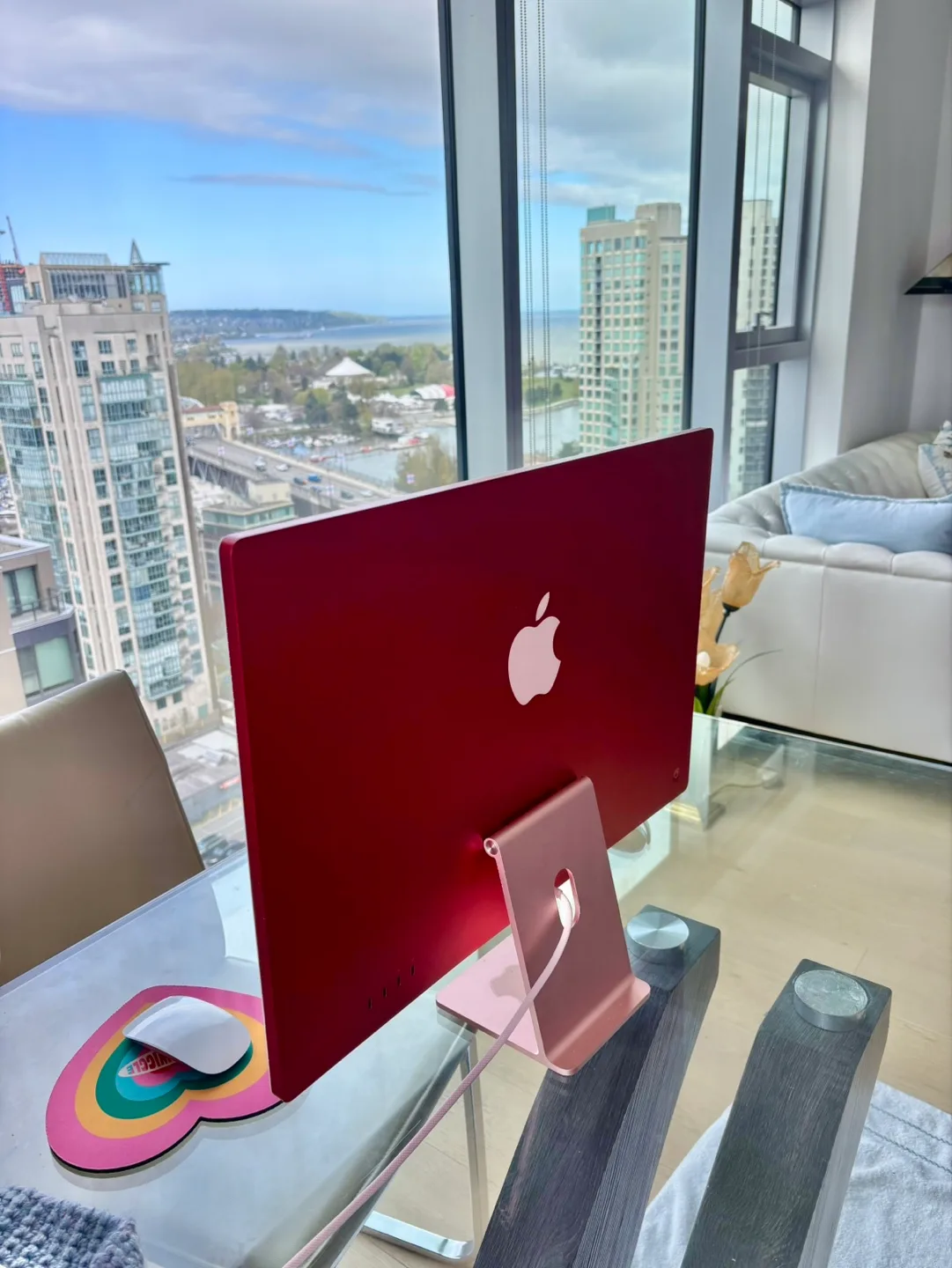 iMac M1 24-inch 2021 with Keyboard and Mouse image indicator(2)