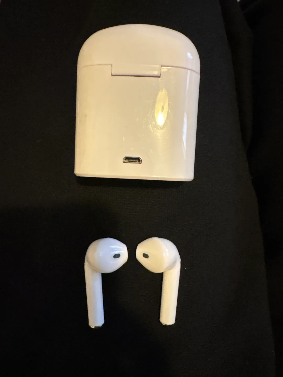 Wireless Bluetooth Earbuds with Charging Case image indicator(2)