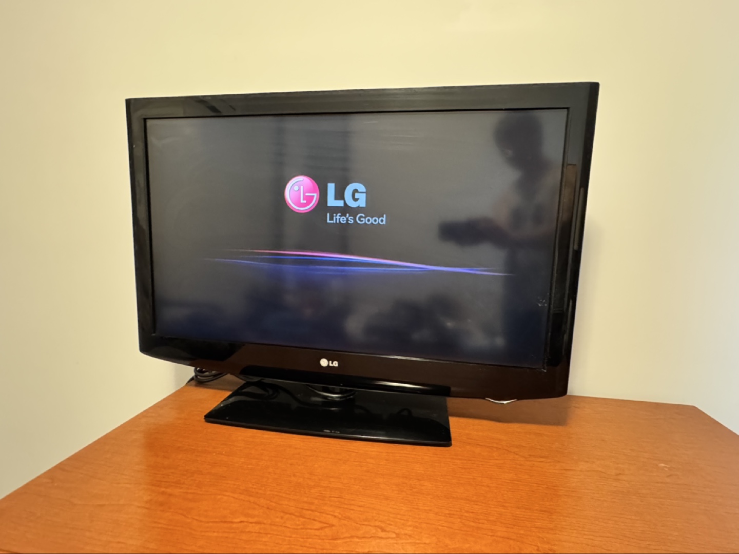 LG LCD HDTV - photo 2