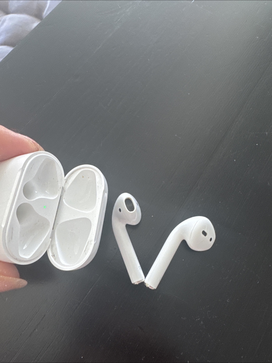 AirPods A1523 – $25 near Burquitlam - photo 3