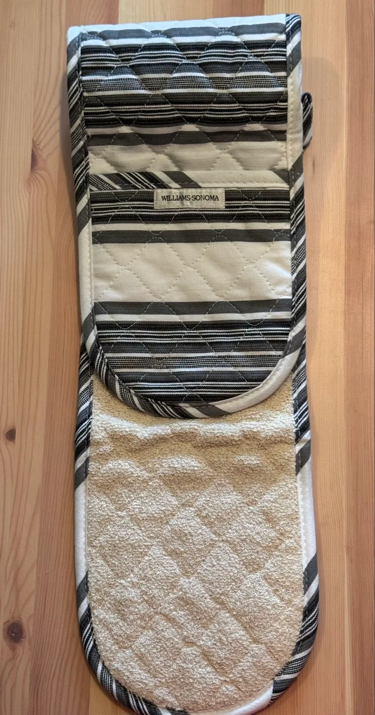 NEW Williams-Sonoma Grey Stripe Quilted Double Oven Mitt image indicator(2)