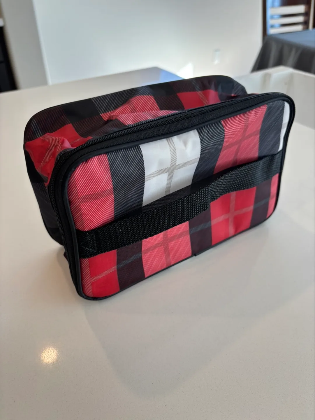 Brand New Thirty-one Glamour Case For Sale thumbnail