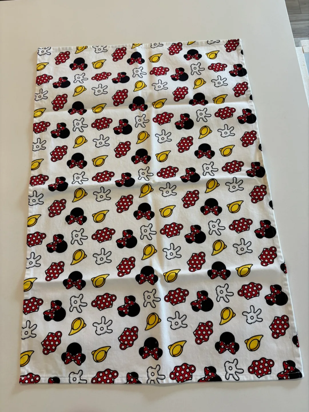 Brand New Disney Parks Authentic Mini Mouse T-towel For Sale thumbnail