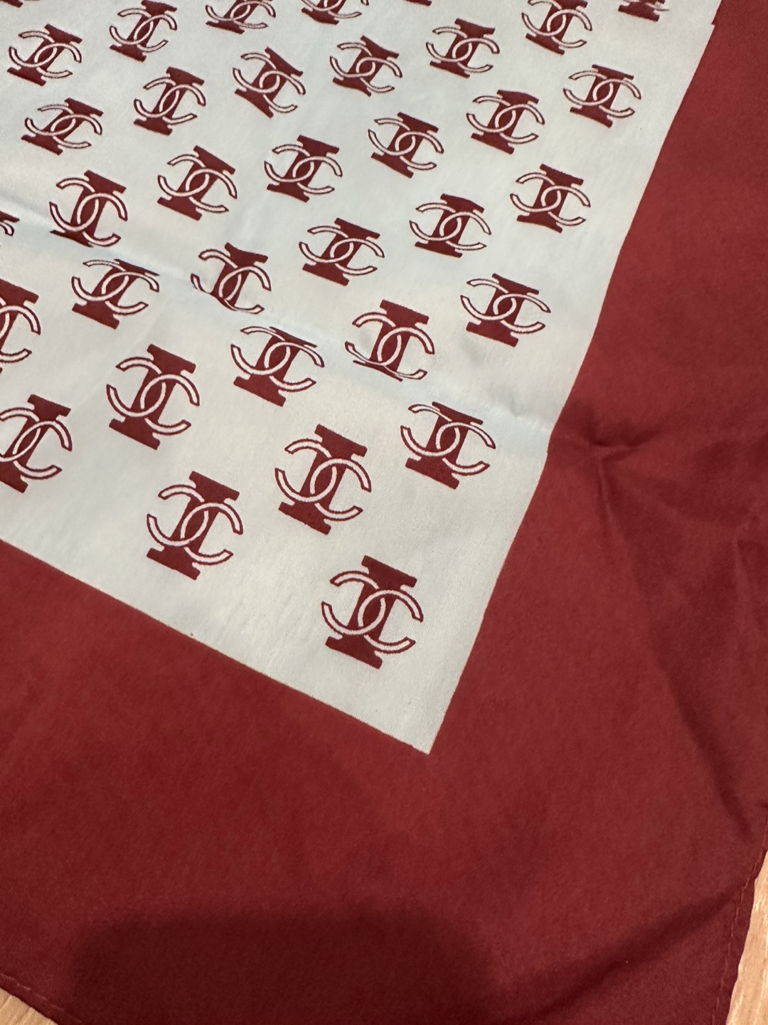 Vintage Chanel-inspired silk scarf - photo 3