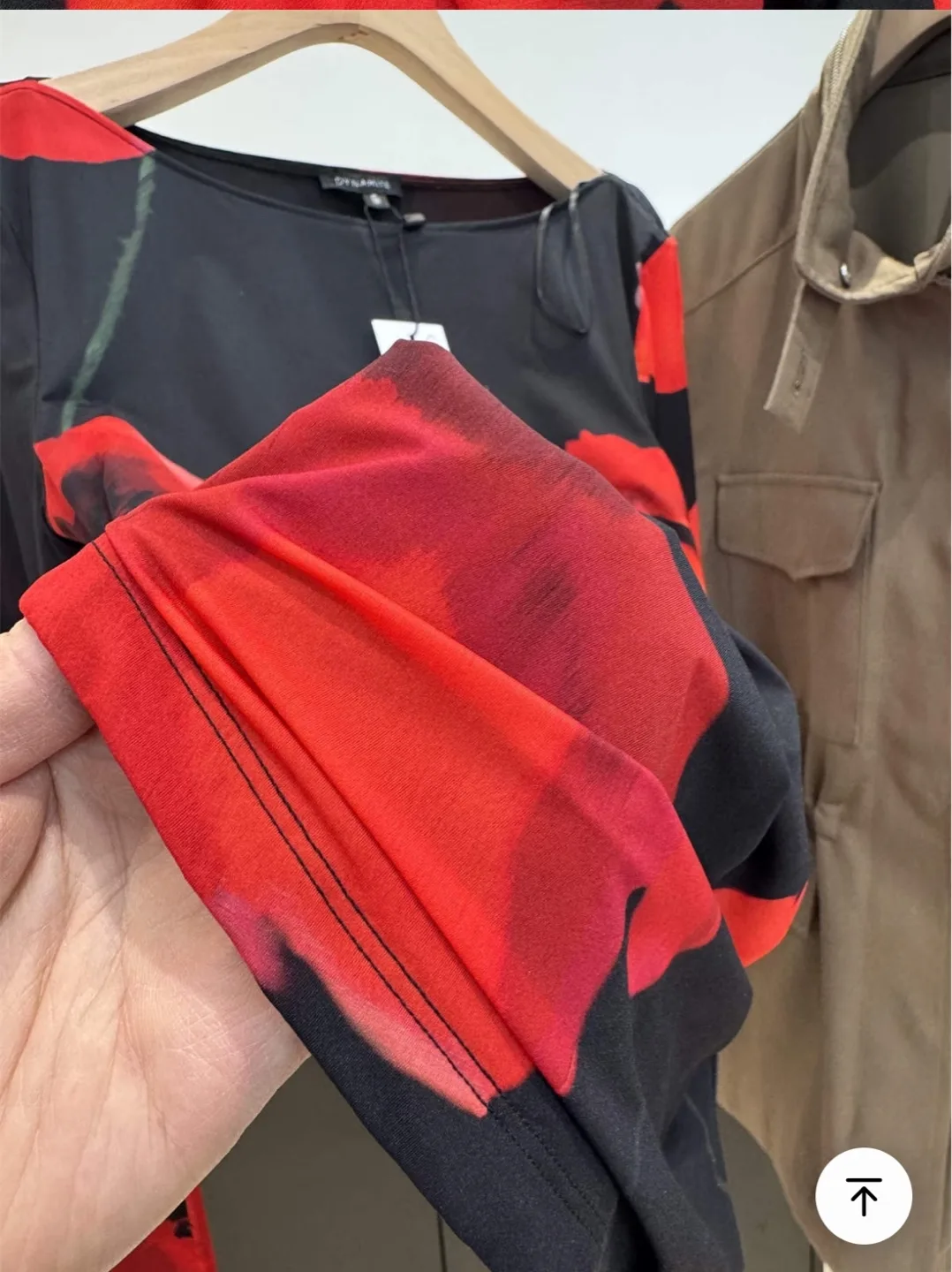 Dynamite floral top BNWT image indicator(2)