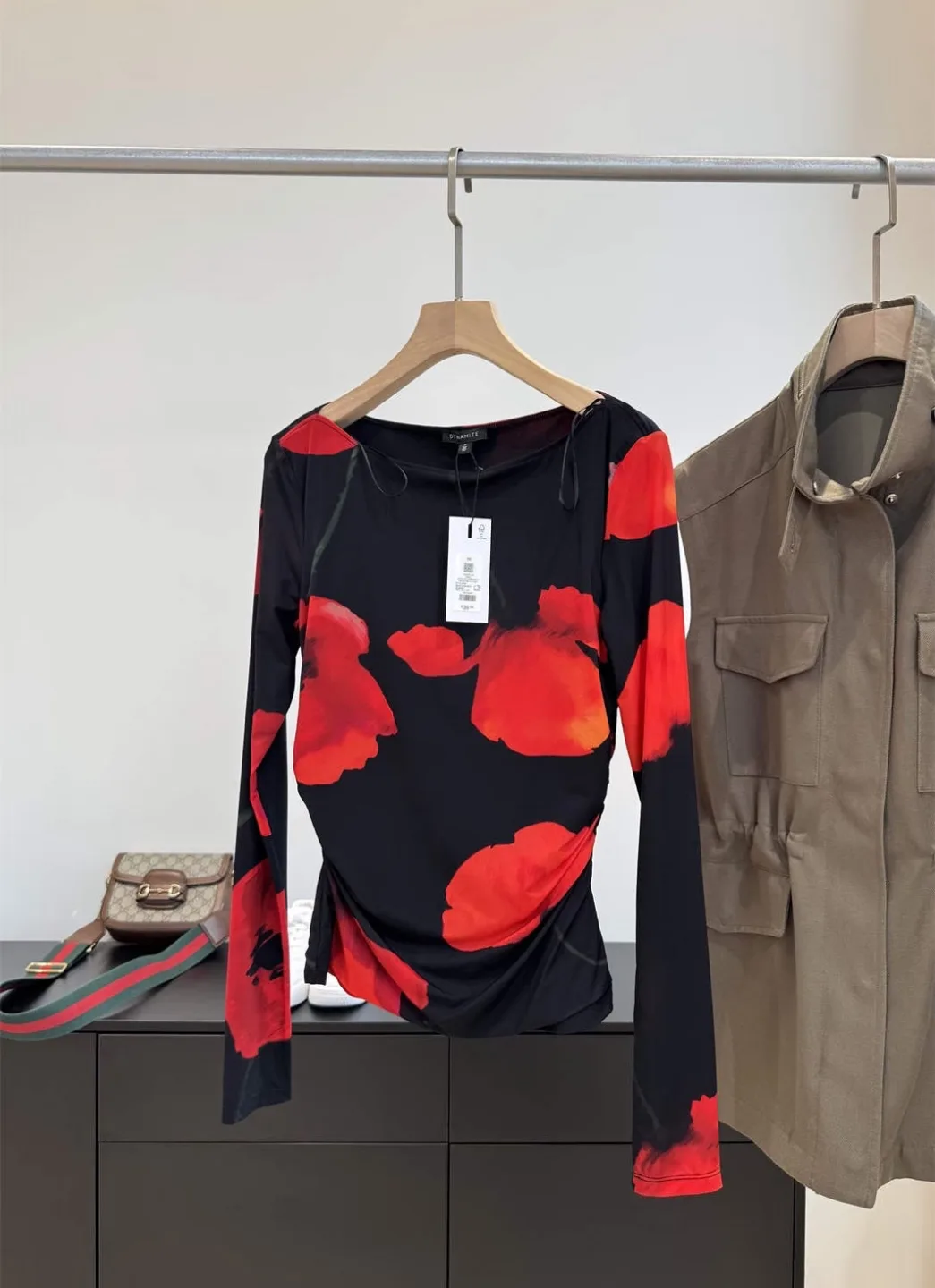 Dynamite floral top BNWT thumbnail