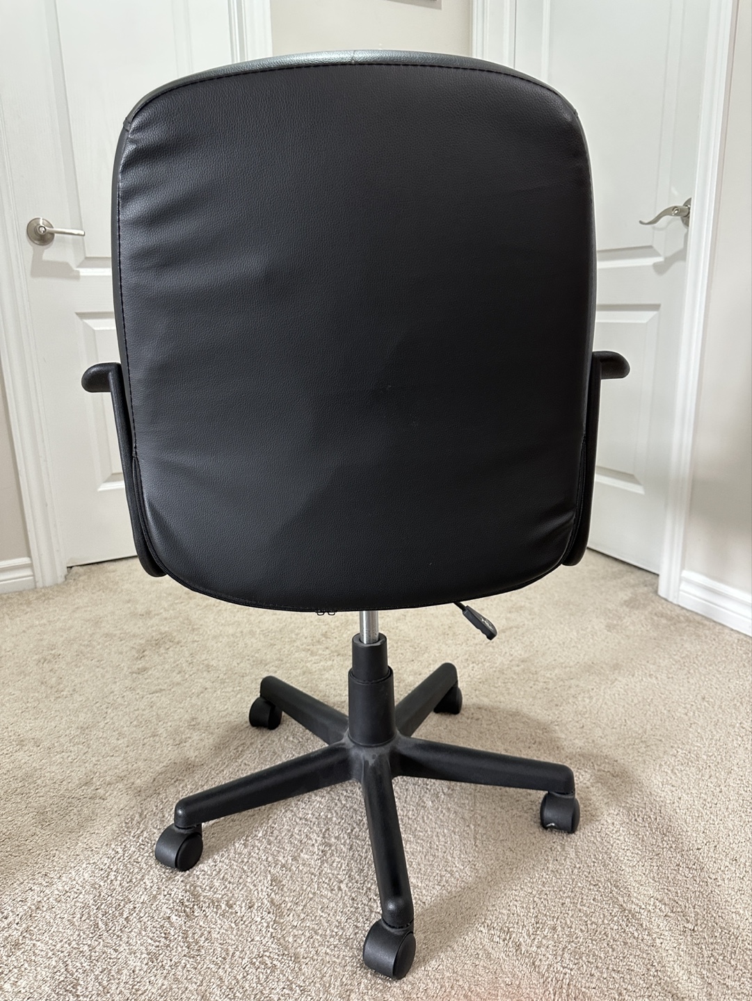 Black Office Chair with Wheels - photo 2