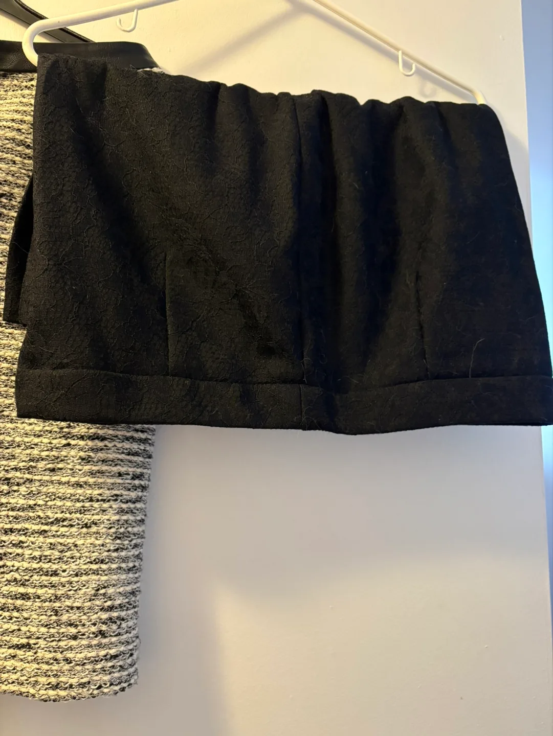 Black pencil skirt image indicator(3)