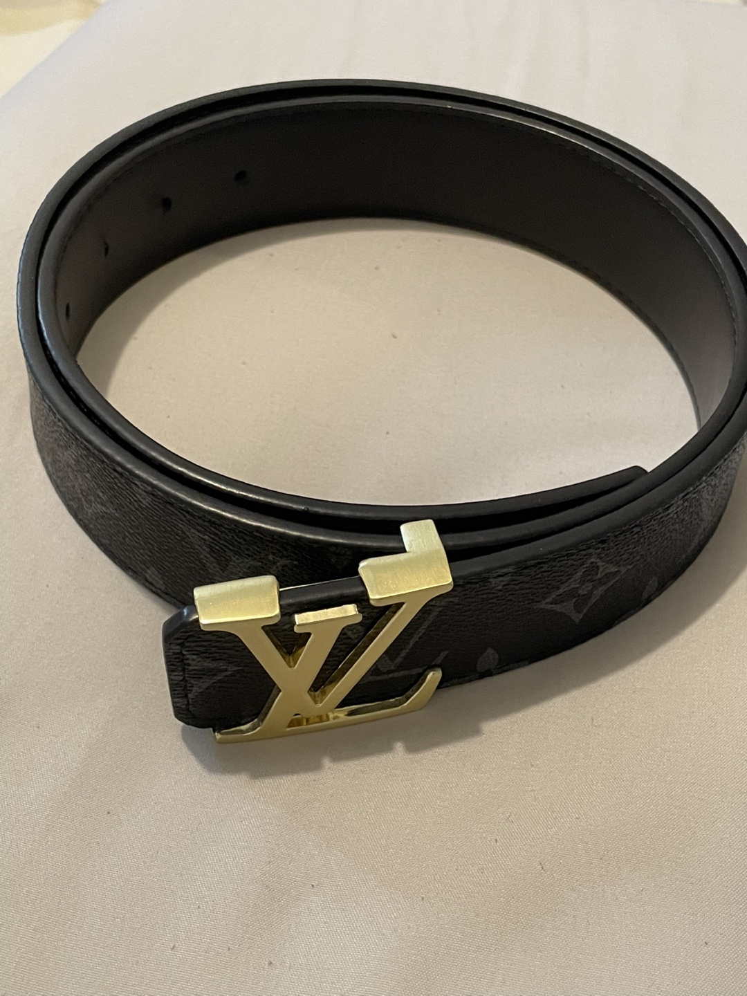 Louis Vuitton Black Leather Belt - Size 44