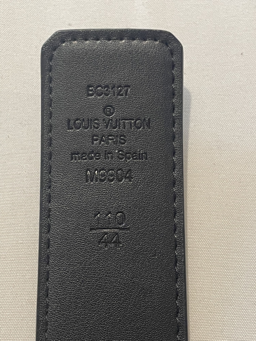 Louis Vuitton Black Leather Belt - Size 44 - photo 4