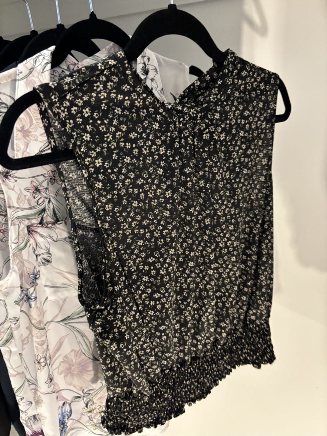 Women's Tops Bundle size M/L - photo 5