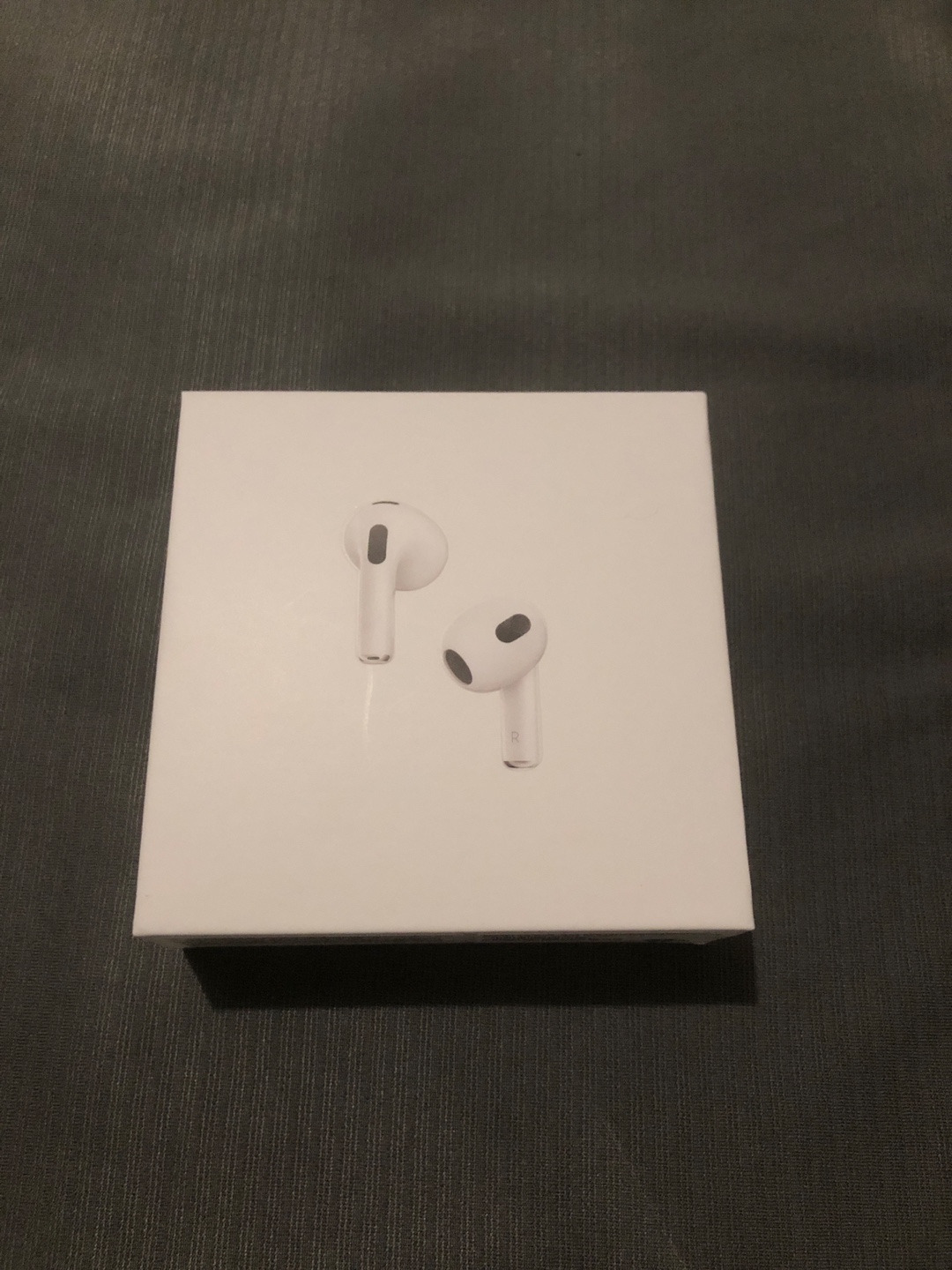 Apple AirPods with MagSafe Charging Case - photo 2