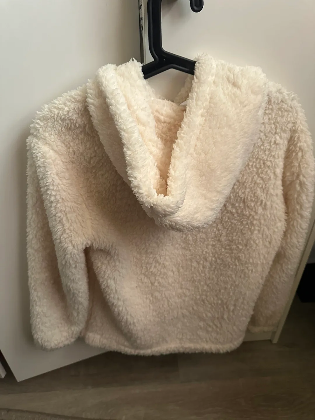 Cream-coloured Teddy Fleece Hoodie image indicator(2)