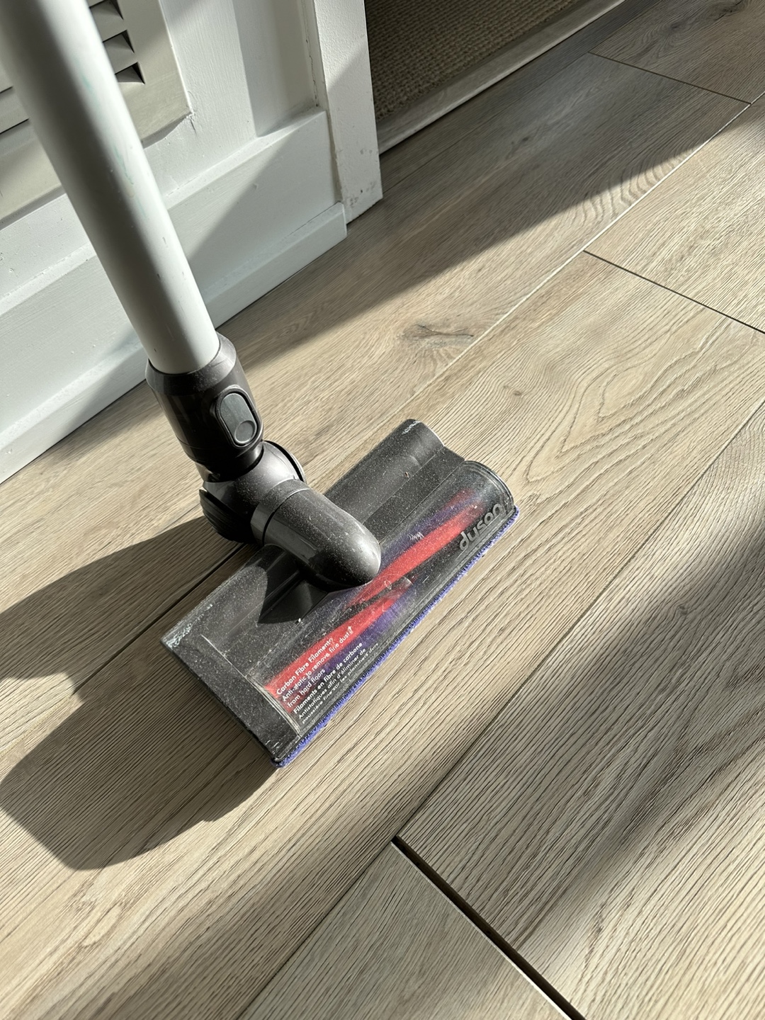 Dyson V6 Cordless Slim Vacuum Cleaner - photo 3