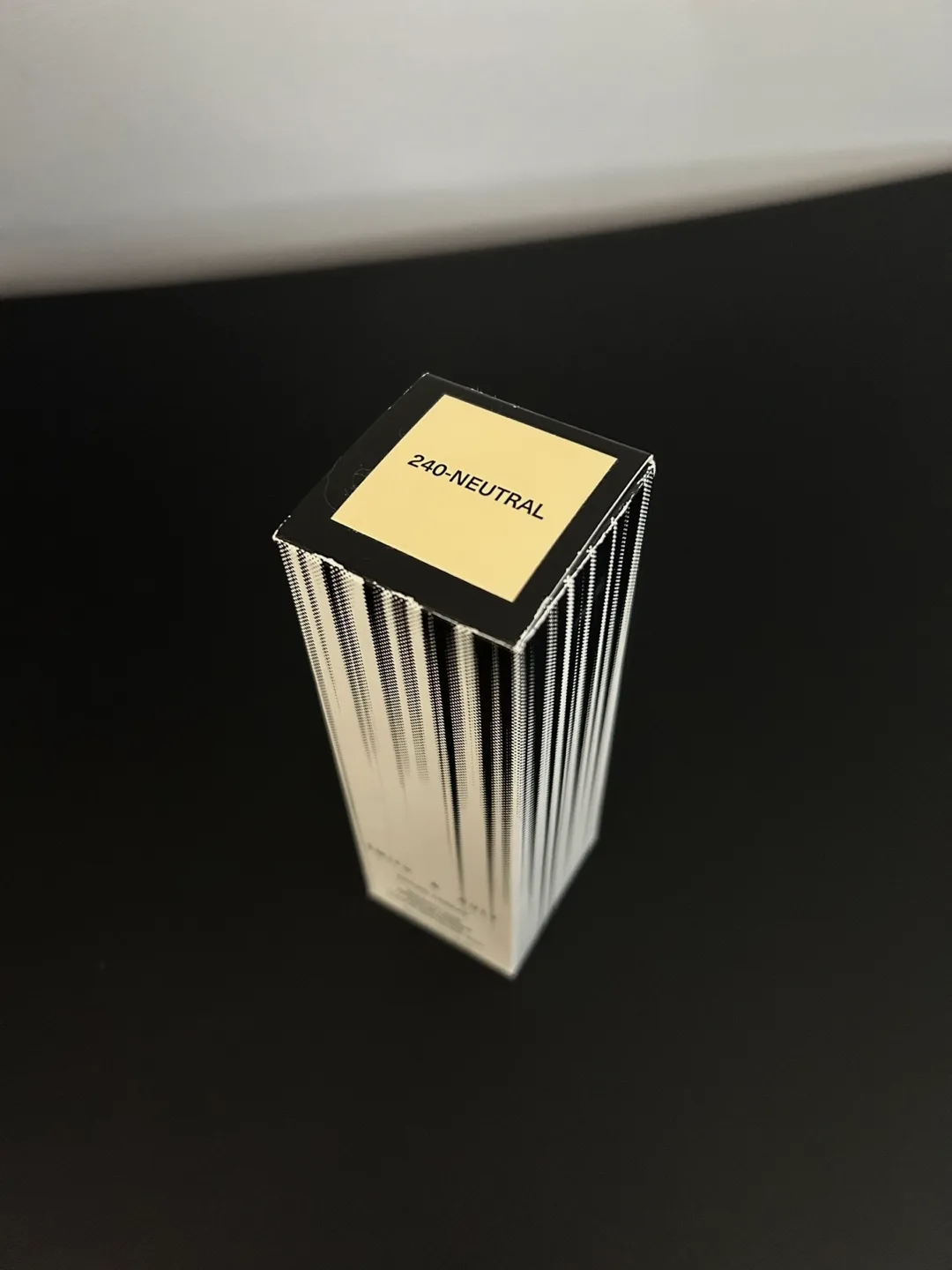 Smith & Cult Veiled Threat Weightless Micro-Blurring Foundation image indicator(3)