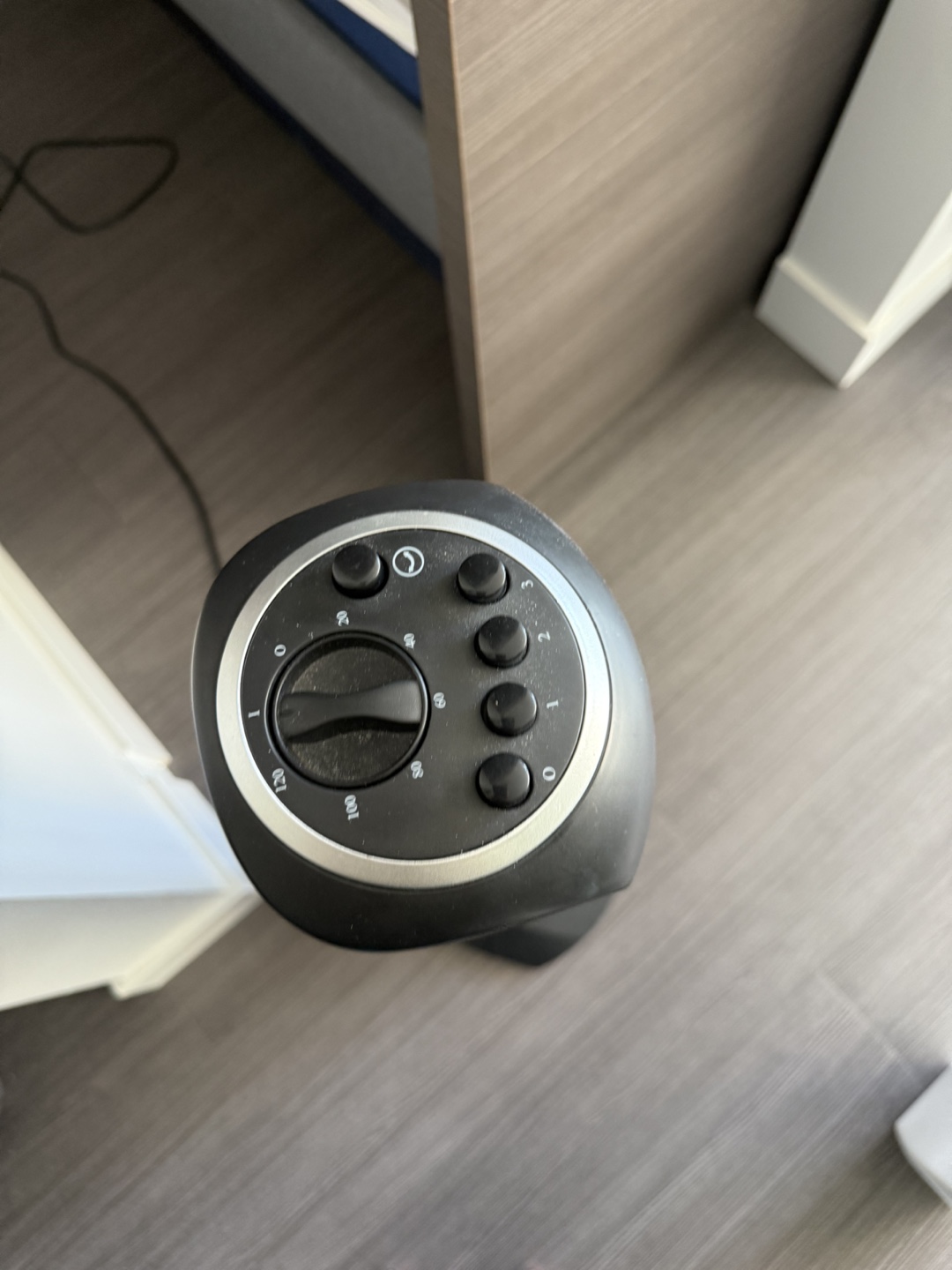 Omni 3-speed Oscillating Tower Fan - photo 2