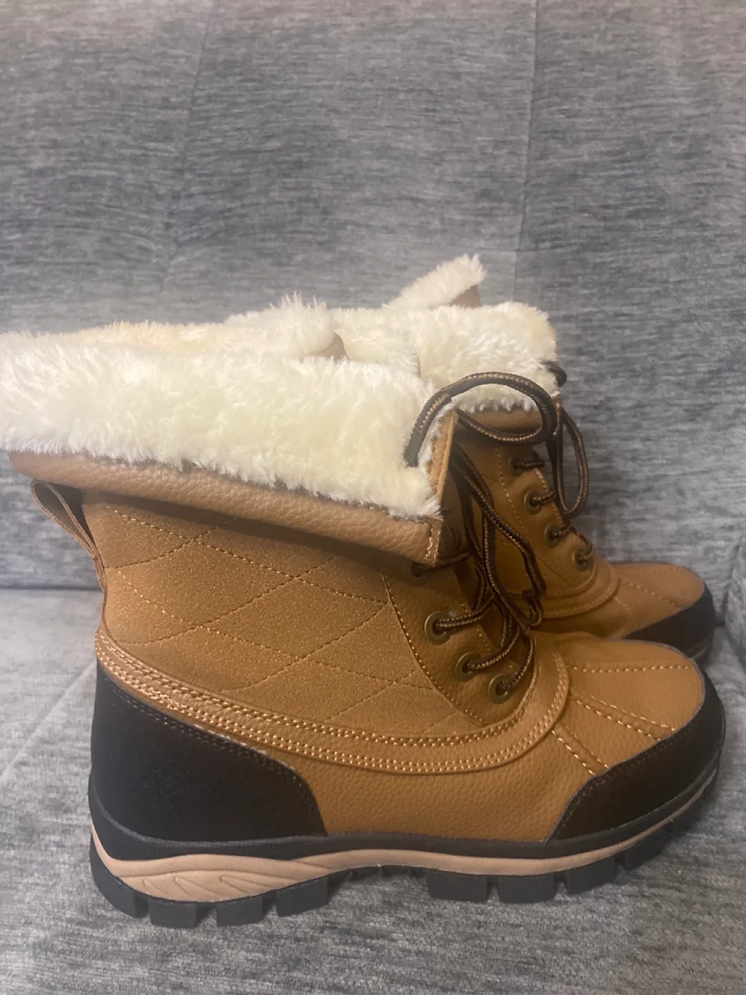 Women's Brown Winter Boots Size 8 image indicator(2)