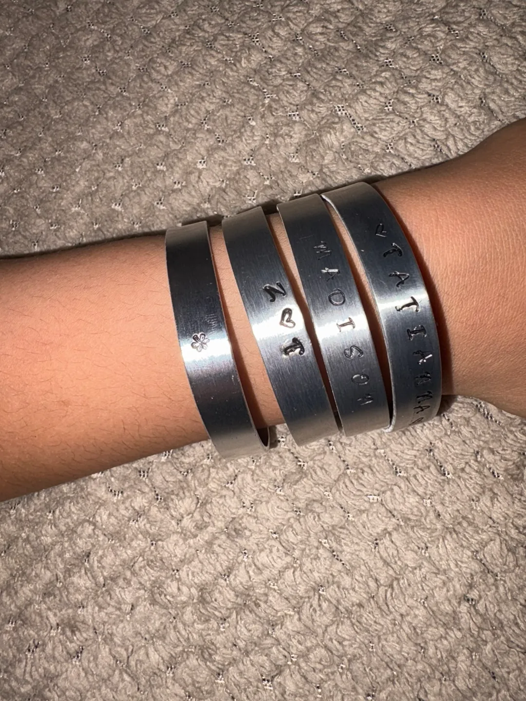 Custom Metal cuff bracelets image indicator(2)