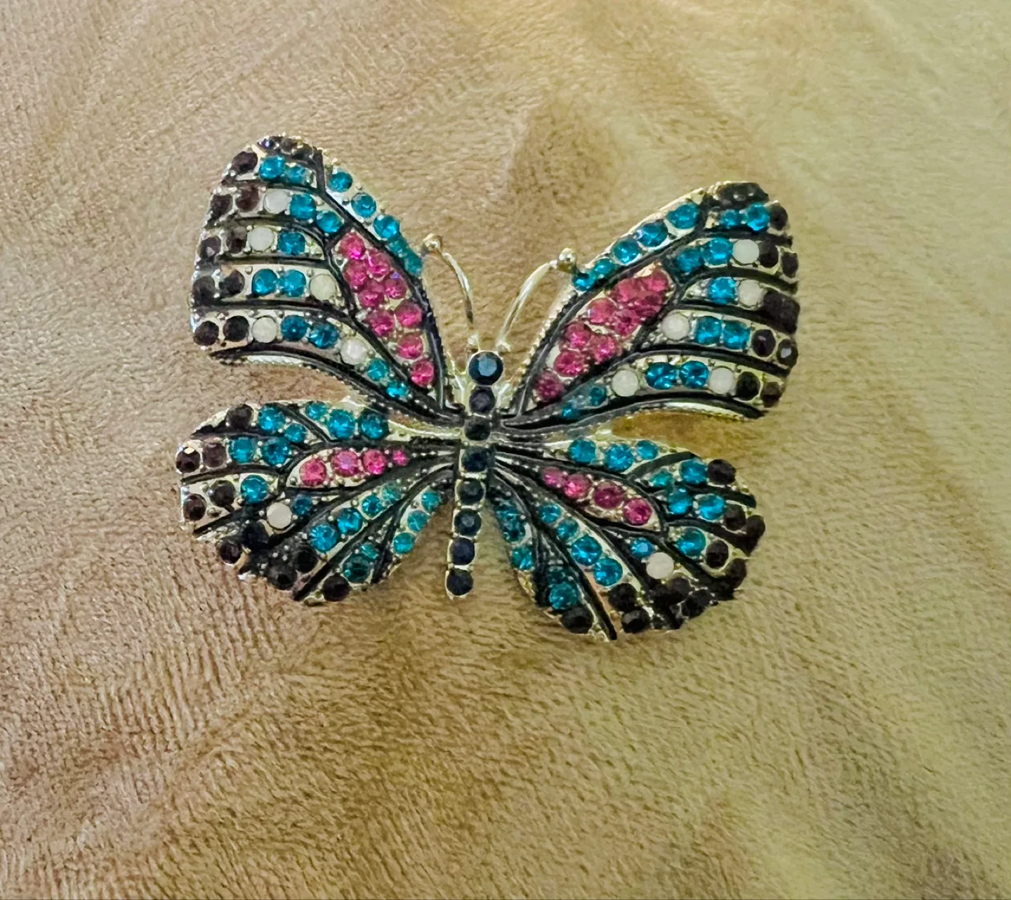 Rhinestone Butterfly Brooch Pin image indicator(2)