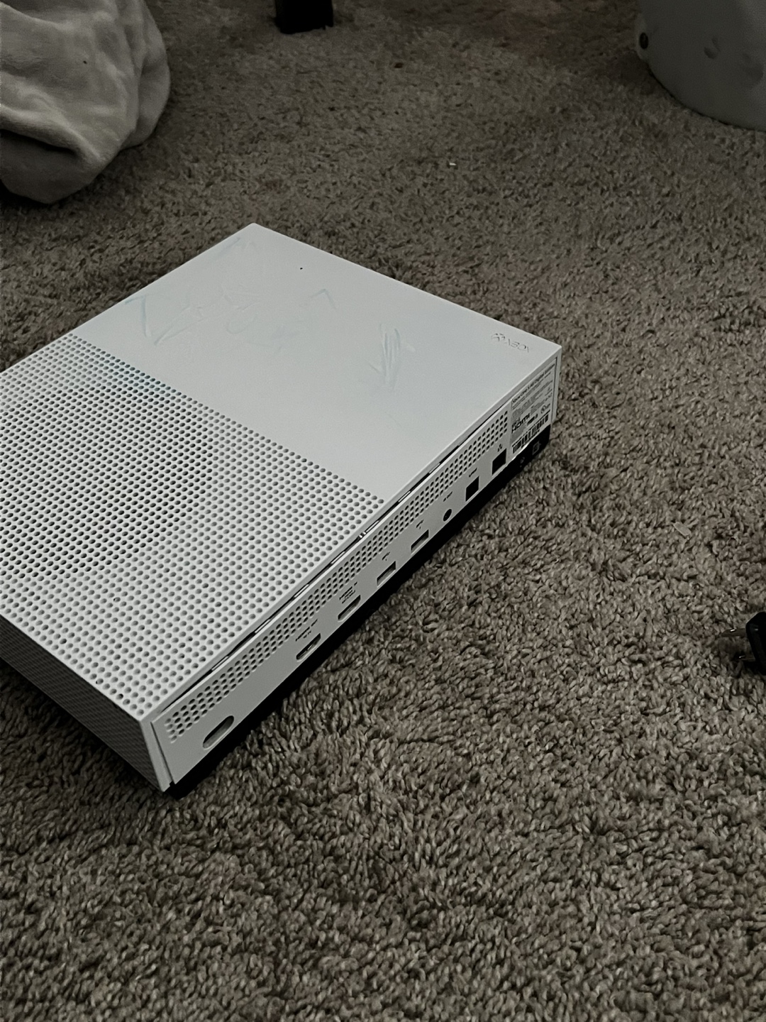 Xbox One S Console - White - 2 Controllers + Accessories - photo 3