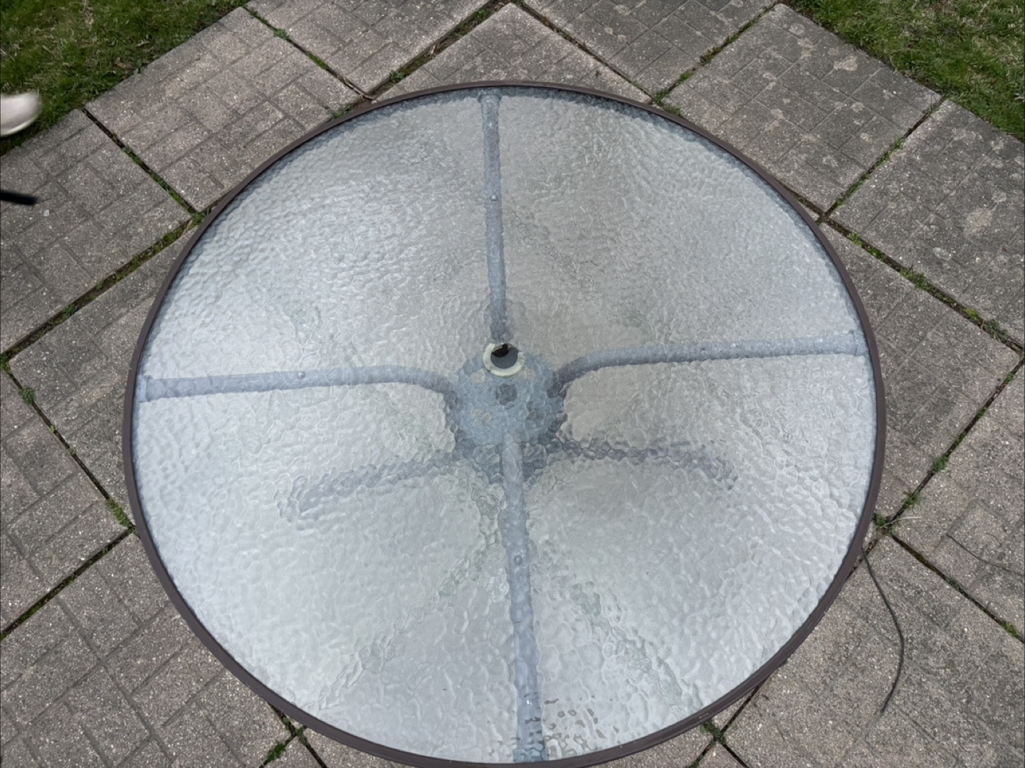 Round Glass Patio Table - photo 3